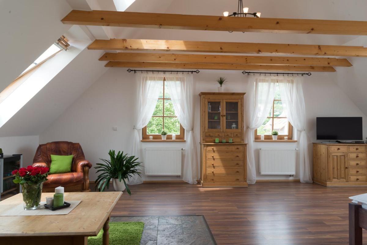 Hotel Pavlov Buitenkant foto