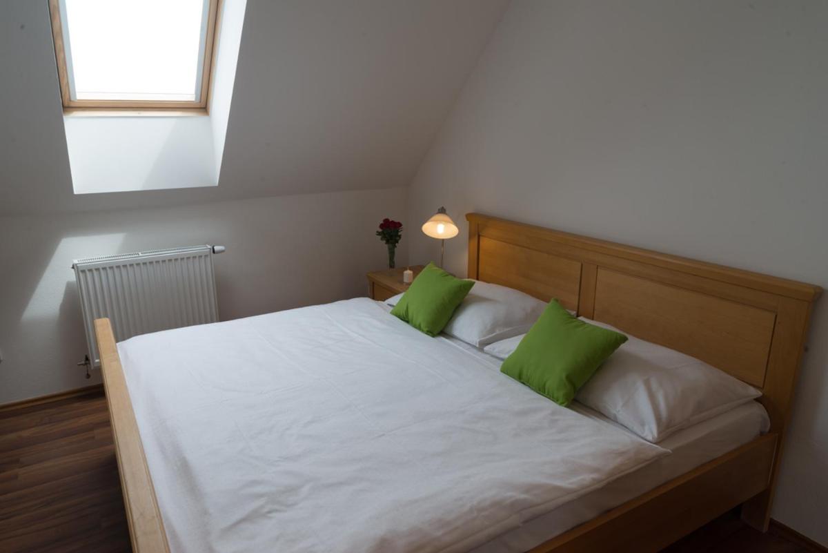 Hotel Pavlov Buitenkant foto
