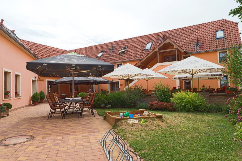 Hotel Pavlov Buitenkant foto