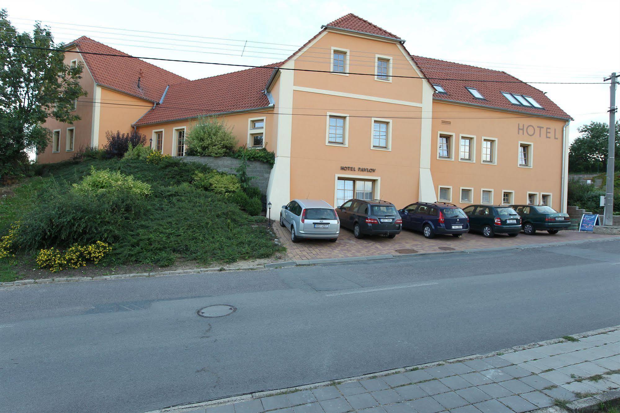 Hotel Pavlov Buitenkant foto